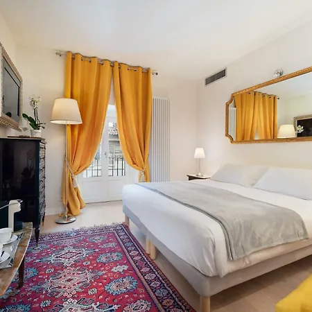 בית הארחה Corte Realdi Piazza Castello 4*