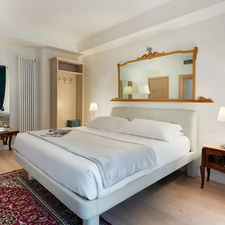 בית הארחה Corte Realdi Piazza Castello 4*