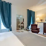 Corte Realdi Piazza Castello 4*